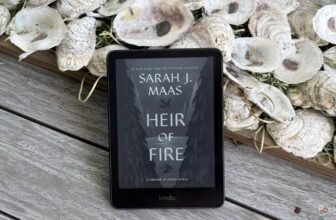 My Kindle lockscreen was tremendous bland till I discovered this secret setting